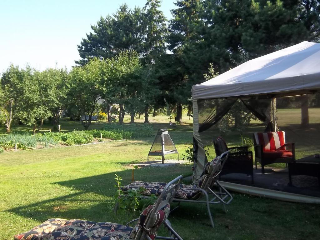 Gite La Halte Du Verger Bed And Breakfast Riviere-du-Loup Exterior photo