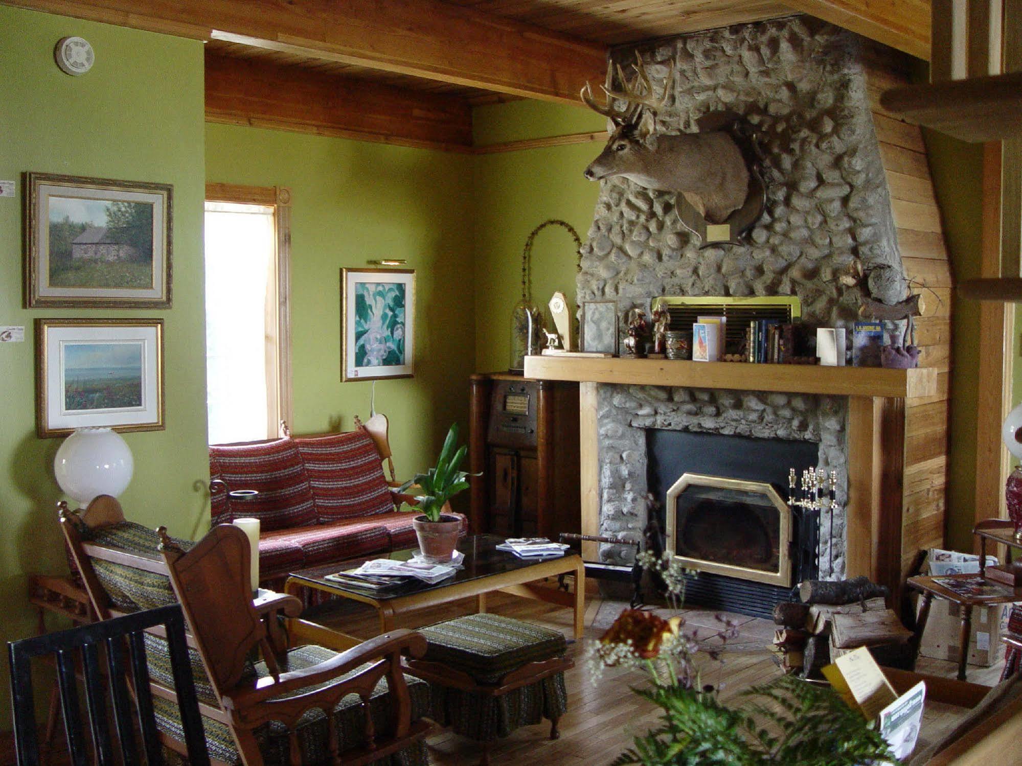 Gite La Halte Du Verger Bed And Breakfast Riviere-du-Loup Exterior photo